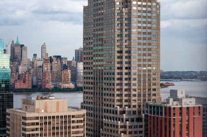 水卜樱步兵车牌：探索动漫角色与军事元素的完美结合